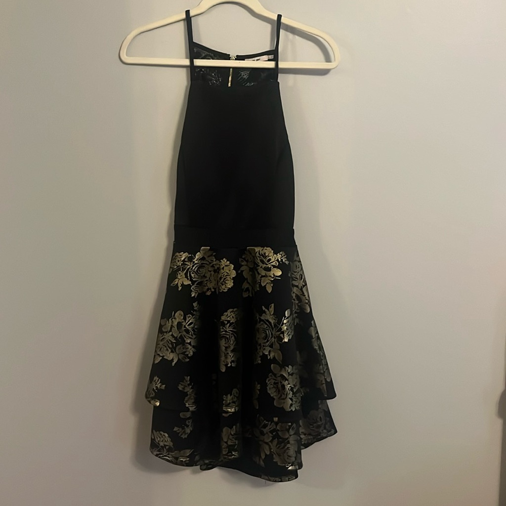 Brand Mi Ami Size Large Color Blank And Gold